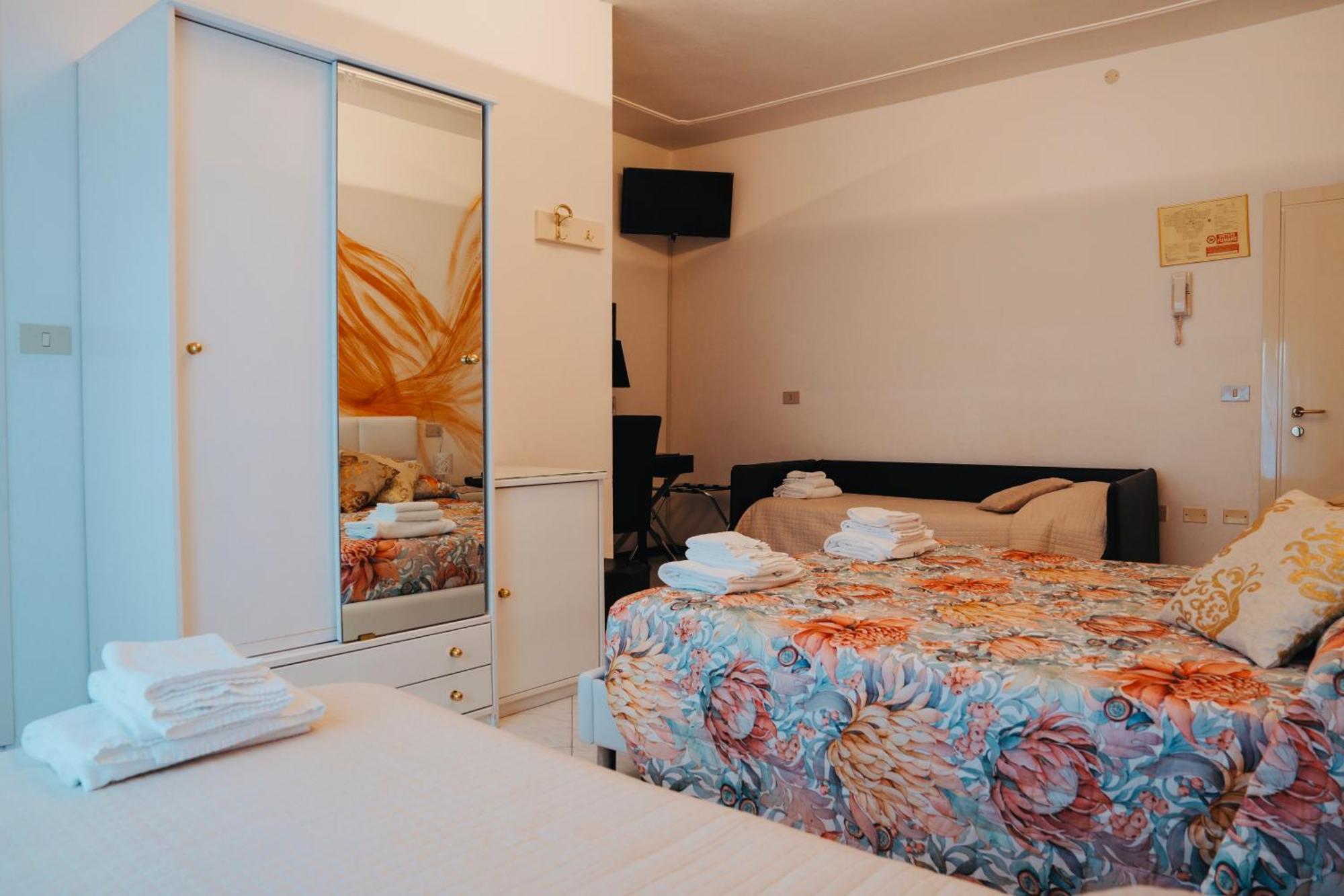 Hotel Julia Llido Degli Estensi Εξωτερικό φωτογραφία