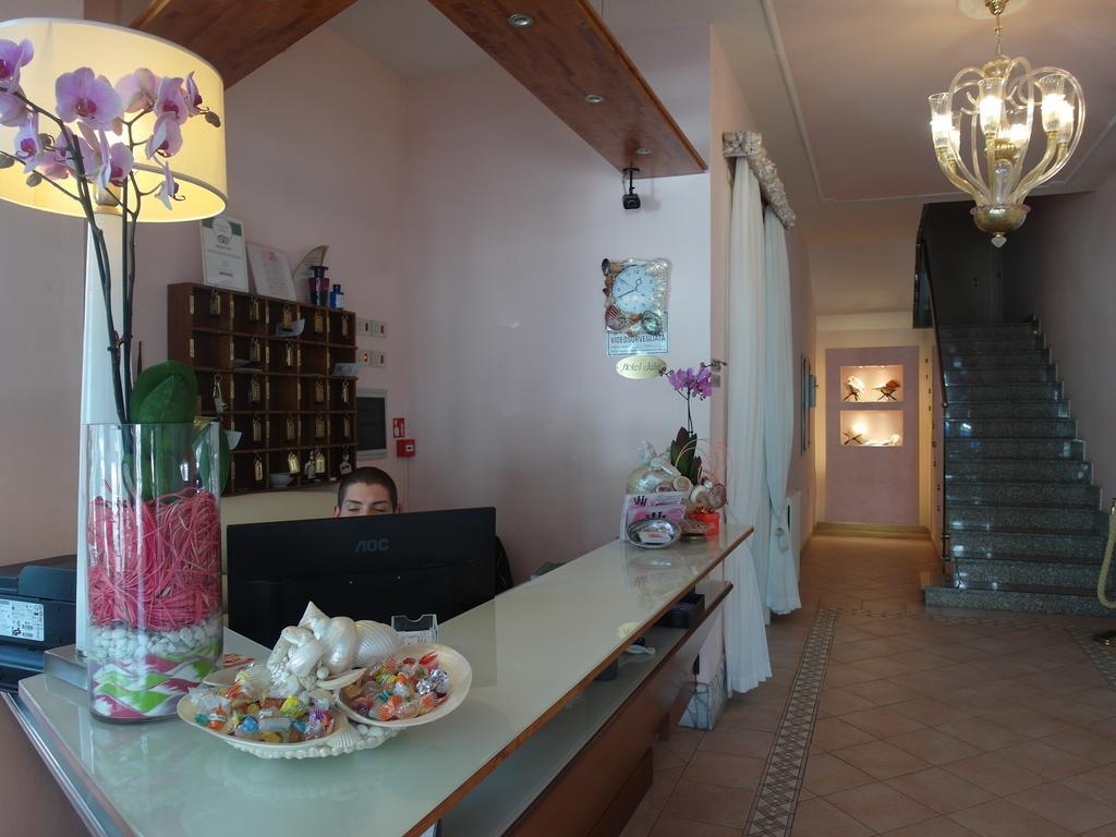 Hotel Julia Llido Degli Estensi Εξωτερικό φωτογραφία